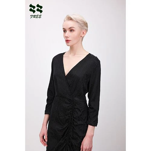 V neckline(001) V neckline(001)